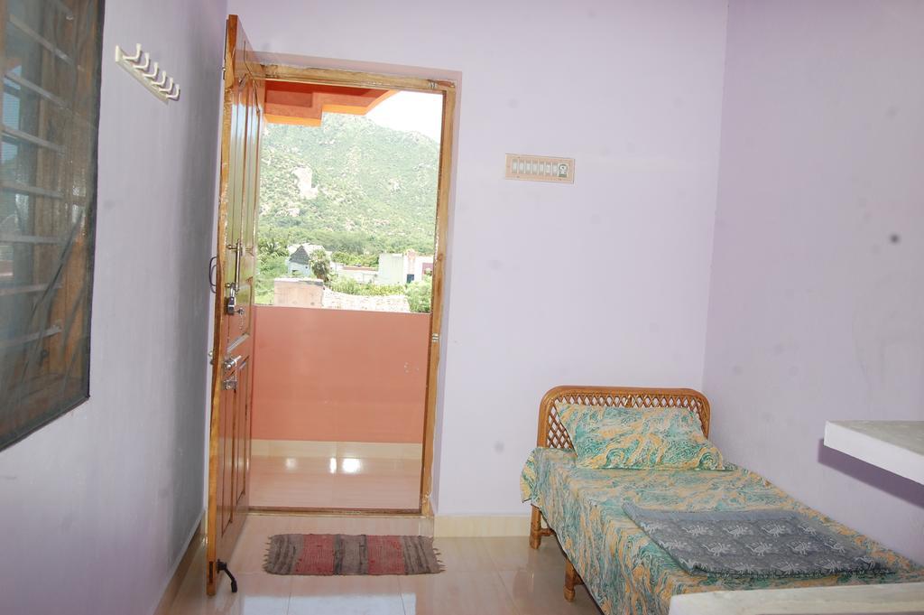 Rainbow Guest House Tiruvannamalai Tiruvannāmalai Room photo